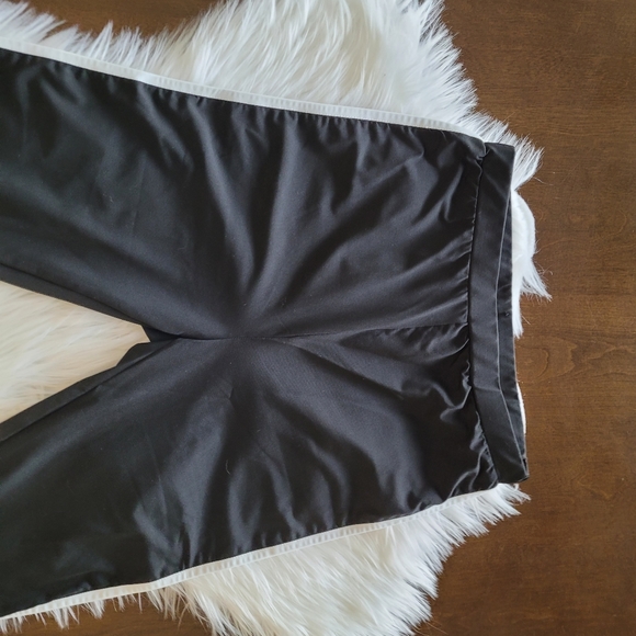 NEW High Rise Striped Legginsπ - Picture 10 of 13